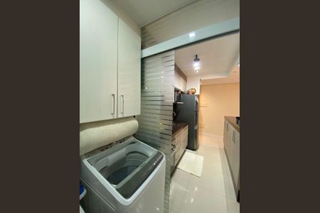 Apartamento à venda com 60m², 3 quartos e 1 vagaÁrea de serviço