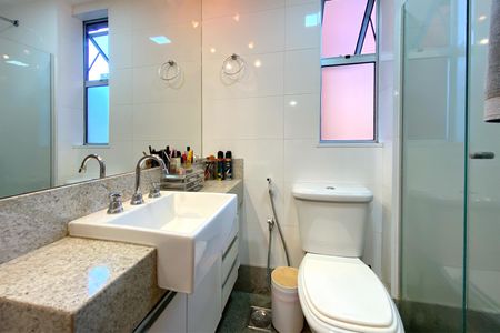 Apartamento à venda com 65m², 2 quartos e 2 vagasBanheiro