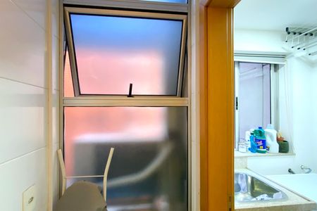 Apartamento à venda com 65m², 2 quartos e 2 vagasBanheiro de serviço