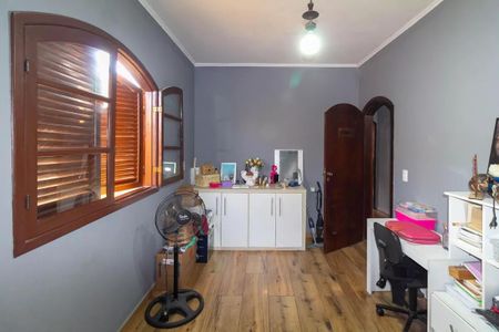 Casa à venda com 140m², 3 quartos e 2 vagas