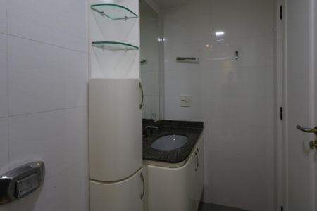 Apartamento à venda com 93m², 2 quartos e 2 vagasBanheiro da Suíte