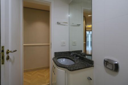 Apartamento à venda com 93m², 2 quartos e 2 vagasBanheiro