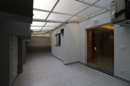 Apartamento à venda com 93m², 2 quartos e 2 vagasQuintal