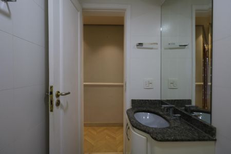 Apartamento à venda com 93m², 2 quartos e 2 vagasBanheiro