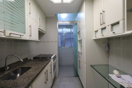 Apartamento à venda com 93m², 2 quartos e 2 vagasCozinha