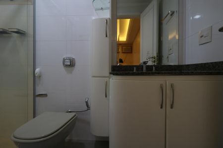 Apartamento à venda com 93m², 2 quartos e 2 vagasBanheiro da Suíte