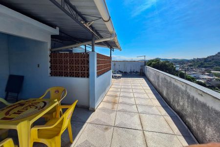 Casa à venda com 168m², 2 quartos e 2 vagas Casa à venda com 168m², 2 quartos e 2 vagasTerraço