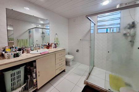 Casa à venda com 168m², 2 quartos e 2 vagas Casa à venda com 168m², 2 quartos e 2 vagasBanheiro da Suíte 2