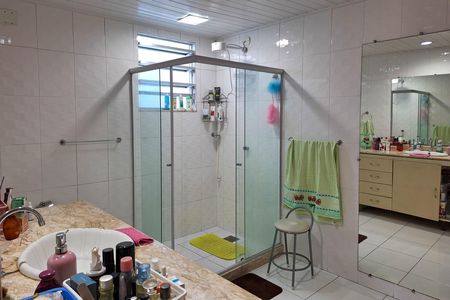 Casa à venda com 168m², 2 quartos e 2 vagas Casa à venda com 168m², 2 quartos e 2 vagasBanheiro da Suíte 2