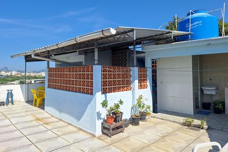 Casa à venda com 168m², 2 quartos e 2 vagas Casa à venda com 168m², 2 quartos e 2 vagasTerraço