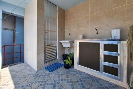 Casa à venda com 168m², 2 quartos e 2 vagas Casa à venda com 168m², 2 quartos e 2 vagasÁrea de Serviço