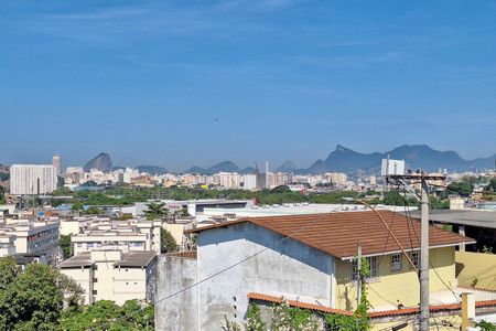 Casa à venda com 168m², 2 quartos e 2 vagas Casa à venda com 168m², 2 quartos e 2 vagasTerraço