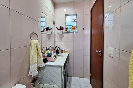 Casa à venda com 168m², 2 quartos e 2 vagas Casa à venda com 168m², 2 quartos e 2 vagasBanheiro da Suíte 1