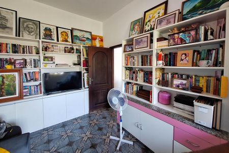 Casa à venda com 168m², 2 quartos e 2 vagas Casa à venda com 168m², 2 quartos e 2 vagasSala 1