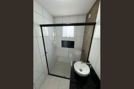 Banheiro de casa para alugar com 2 quartos, 100m² em Vila Fidalgo, São Paulo