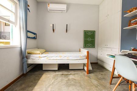 Casa à venda com 3 quartos, 300m² em Itaipu, Niterói