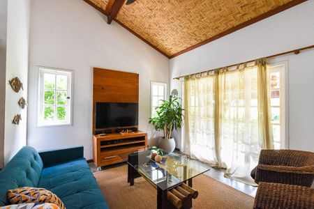 Casa à venda com 3 quartos, 300m² em Itaipu, Niterói