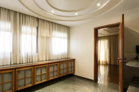 Casa à venda com 250m², 8 quartos e 5 vagas