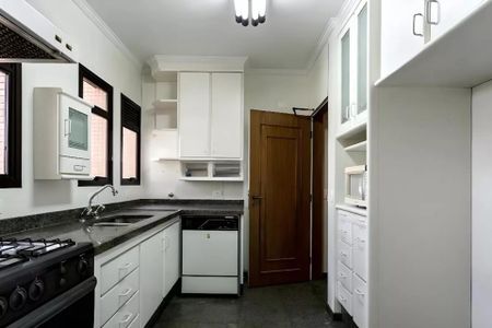 Casa à venda com 250m², 8 quartos e 5 vagas