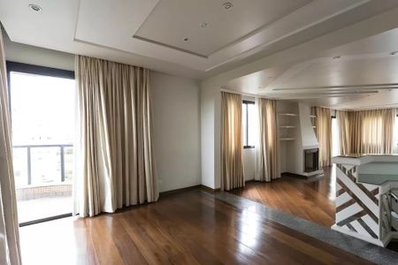 Casa à venda com 250m², 8 quartos e 5 vagas