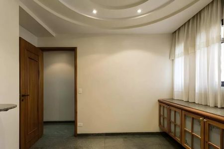 Casa à venda com 8 quartos, 250m² em Moema, São Paulo