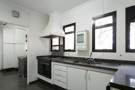 Casa à venda com 250m², 8 quartos e 5 vagas