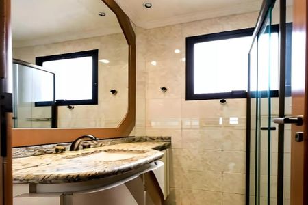 Casa à venda com 250m², 8 quartos e 5 vagas