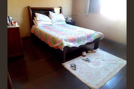 Casa à venda com 3 quartos, 480m² em Vila Dalila, São Paulo