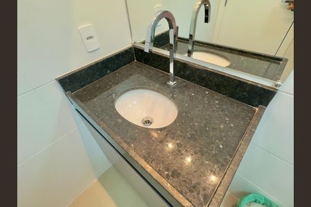 Apartamento para alugar com 46m², 2 quartos e 1 vaga Apartamento para alugar com 46m², 2 quartos e 1 vagaBanheiro