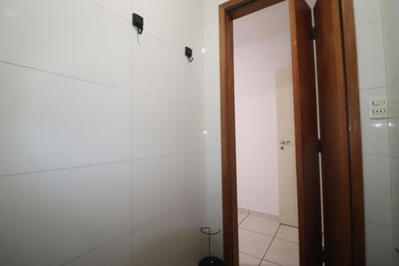 Casa à venda com 185m², 2 quartos e 2 vagasBanheiro Quarto 1 suíte