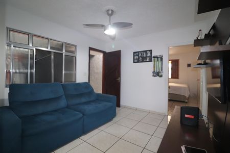 Casa à venda com 185m², 2 quartos e 2 vagasSala