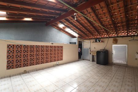 Casa à venda com 185m², 2 quartos e 2 vagasÁrea de Serviço