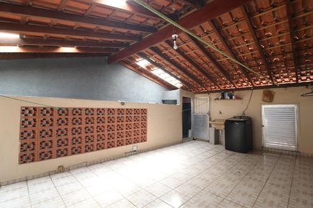 Casa à venda com 185m², 2 quartos e 2 vagasÁrea de Serviço