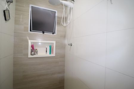 Casa à venda com 185m², 2 quartos e 2 vagasBanheiro Quarto 1 suíte