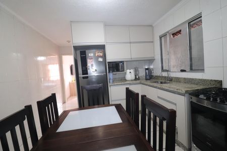 Casa à venda com 185m², 2 quartos e 2 vagasCozinha