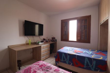 Casa à venda com 185m², 2 quartos e 2 vagasQuarto 2