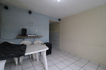 Casa à venda com 185m², 2 quartos e 2 vagasCasa 2 Sala