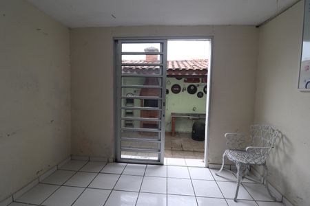 Casa à venda com 185m², 2 quartos e 2 vagasCasa 2 Sala