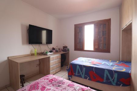 Casa à venda com 185m², 2 quartos e 2 vagasQuarto 2