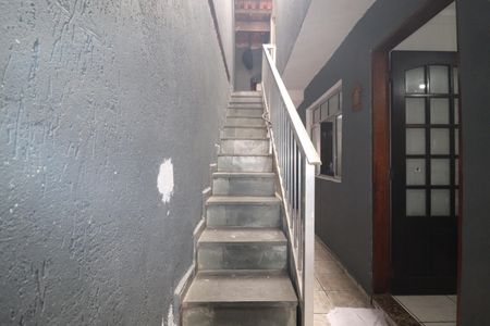 Casa à venda com 185m², 2 quartos e 2 vagasEscada Área de Serviço