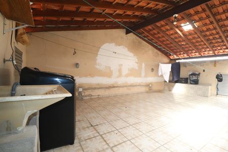 Casa à venda com 185m², 2 quartos e 2 vagasÁrea de Serviço
