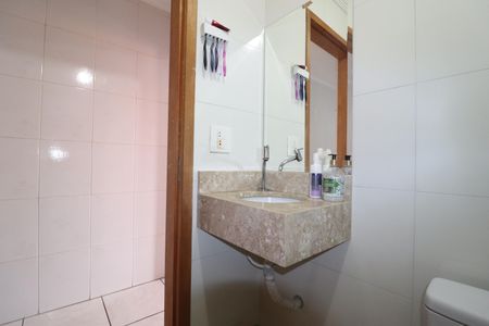 Casa à venda com 185m², 2 quartos e 2 vagasBanheiro