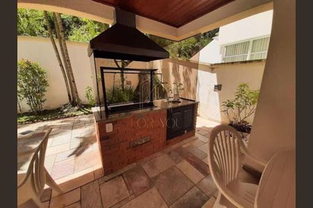 Casa de condomínio à venda com 378m², 4 quartos e 4 vagas