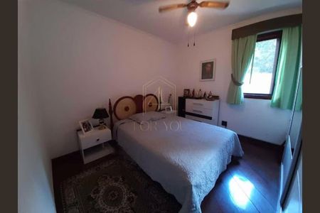 Casa de condomínio à venda com 378m², 4 quartos e 4 vagas