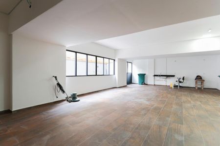 Apartamento para alugar com 31m², 1 quarto e sem vaga Apartamento para alugar com 31m², 1 quarto e sem vagaÁrea comum - Salão de festas