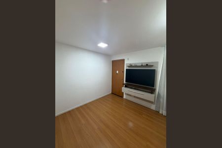 Sala de apartamento para alugar com 2 quartos, 45m² em Água Chata, Guarulhos
