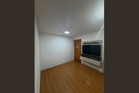 Sala de apartamento para alugar com 2 quartos, 45m² em Água Chata, Guarulhos