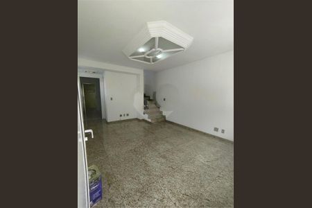 Casa à venda com 80m², 2 quartos e 1 vaga