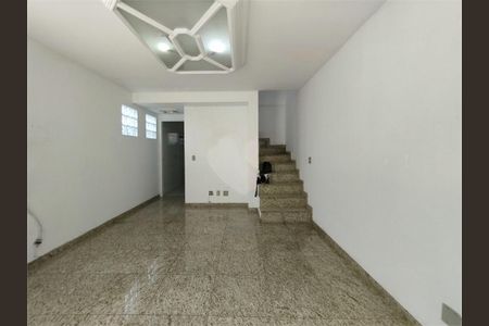 Casa à venda com 80m², 2 quartos e 1 vaga