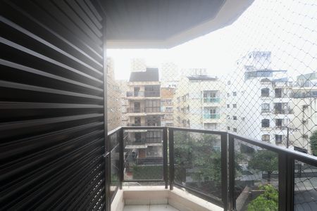 Apartamento para alugar com 102m², 3 quartos e 2 vagasVaranda